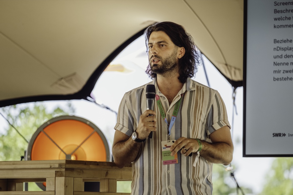 Christian Borowski beim Vortrag auf dem KI-Festival 2026 in Heilbronn